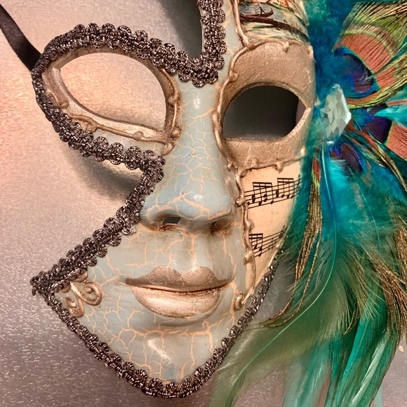 Masquerade Mask - Picture 3 of 5